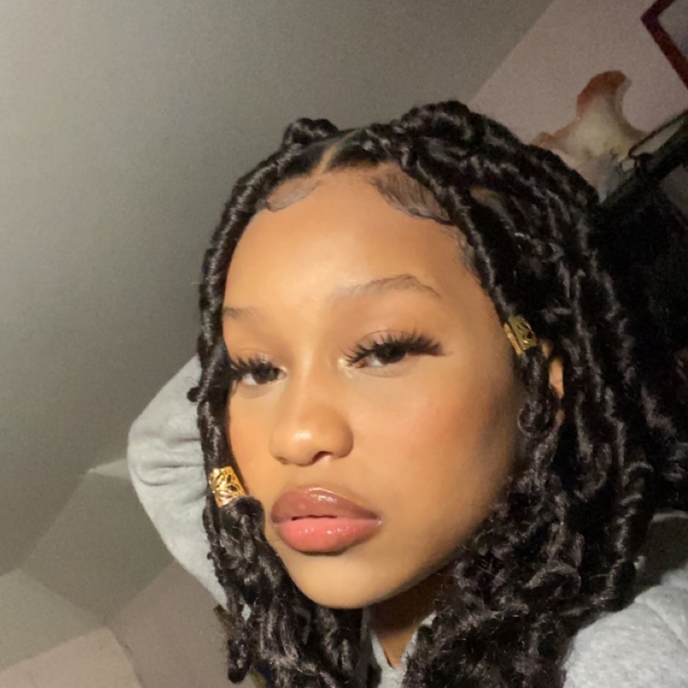 Meet your Posher, Leiana